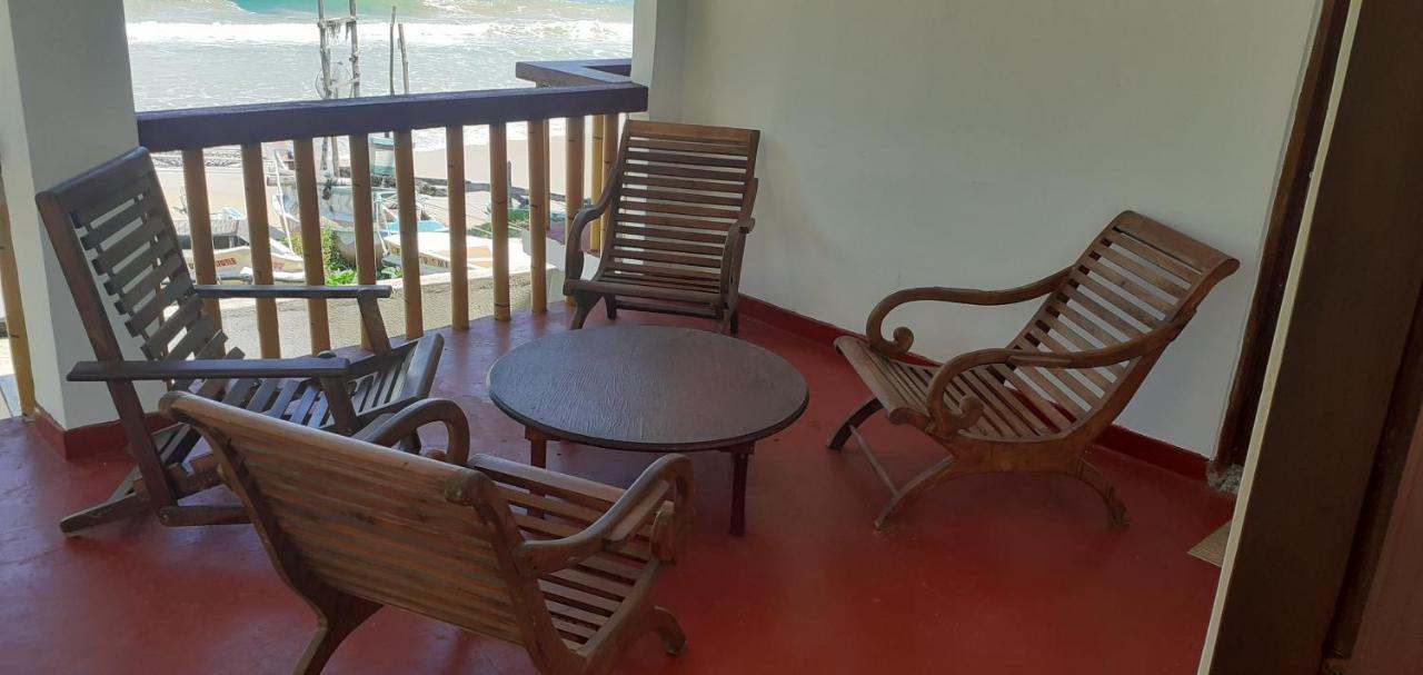 Kiralawella Beach Inn 마타라 외부 사진