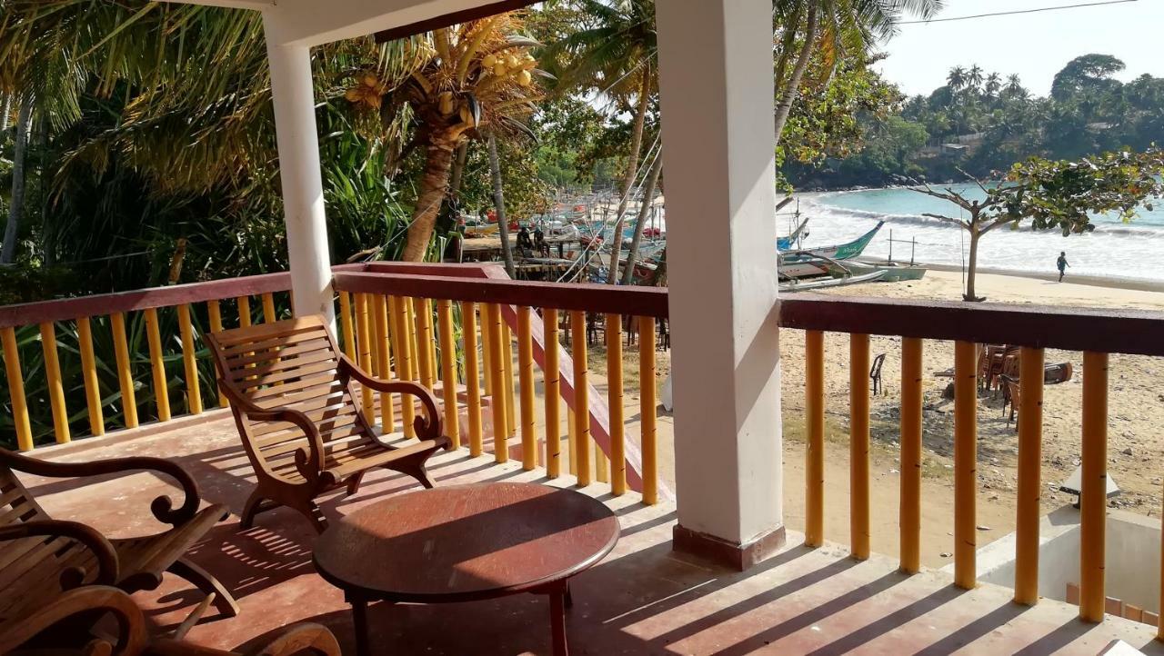Kiralawella Beach Inn 마타라 외부 사진
